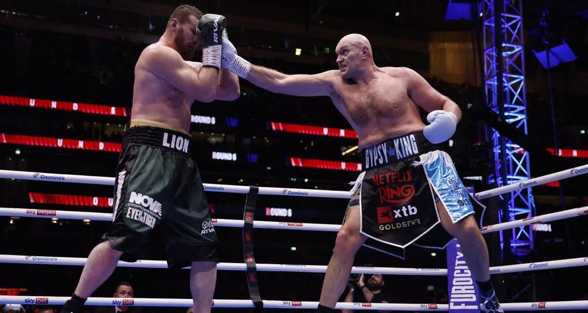 Tyson Fury Dominasi Makhmudov, Tantang Anthony Joshua