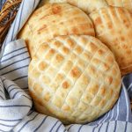 Menikmati Komplet Lepinja: Roti Pipih Unik Serbia Yang Lumer