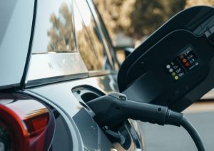 Tren Mobil Listrik Bergeser, Kendaraan Hybrid Kini Lebih Diminati