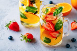 Infused Water 2.0: Kombinasi Rempah & Buah Untuk Detoks Liver