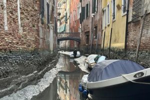Pasang Surut Ekstrem Di Venesia Ungkap Dermaga Kuno Romawi