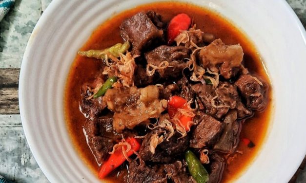 Rabeg Khas Cilegon: Olahan Jeroan Kambing Kuah Manis-Pedas