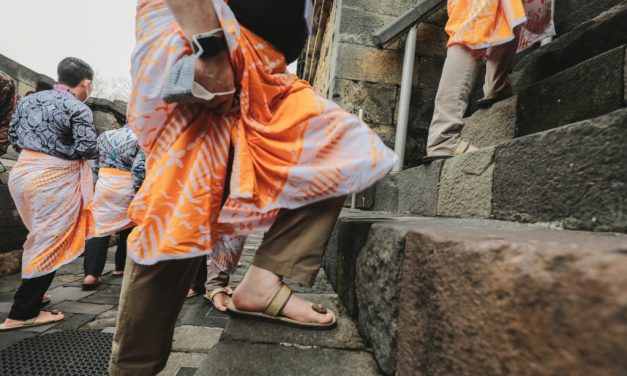 Aturan Baru Borobudur: Wisatawan Wajib Pakai Alas Kaki Khusus