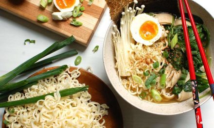 Ramen Miso Sapporo: Mie Pasta Berbasis Kedelai Fermentasi
