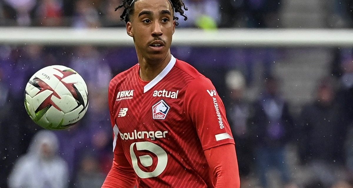 Leny Yoro Ditransfer Manchester United Dari LOSC Lille