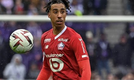 Leny Yoro Ditransfer Manchester United Dari LOSC Lille