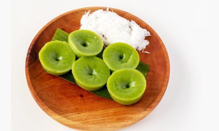 Kue Lumpang Khas Palembang: Manis Harum Suji Dengan Kelapa