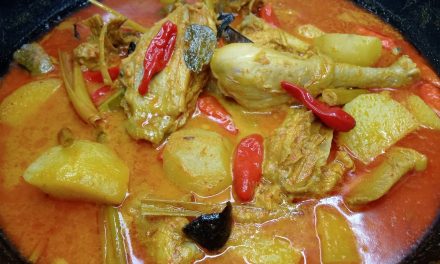 Gulai Ayam Kampung Mukomuko: Paduan Cabai Dan Asam Kandis